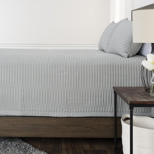 HomeRoots Set of Three Gray Geometric King Quilt – Modern Comfort & Style for All-Season Luxury Bedding 479924