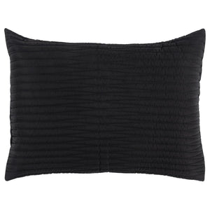 HomeRoots Black Geometric Queen Quilt - Modern Sophistication, Lightweight Comfort & Easy Care for All Seasons 479927