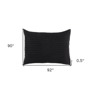 HomeRoots Black Geometric Queen Quilt - Modern Sophistication, Lightweight Comfort & Easy Care for All Seasons 479927