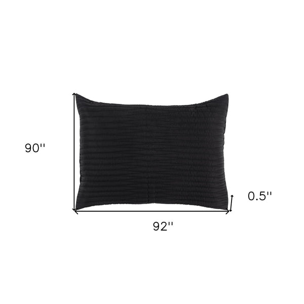 HomeRoots Black Geometric Queen Quilt - Modern Sophistication, Lightweight Comfort & Easy Care for All Seasons 479927