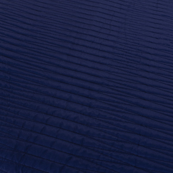 HomeRoots Indigo King Quilt - Luxurious Geometric Design, Soft Microfiber, All-Season Comfort, Easy Care! 479930