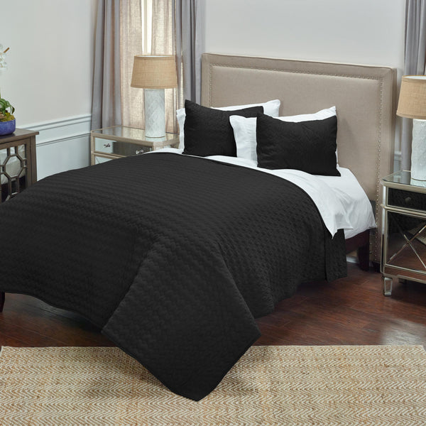 Homeroots Black Twin 100% Cotton 300 Thread Count Machine Washable Down Alternative Comforter  100% Cotton 479951