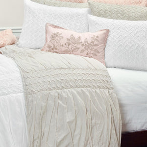 Homeroots Pink King 100% Cotton 300 Thread Count Machine Washable Down Alternative Comforter  100% Cotton 479971