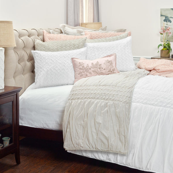 Homeroots Pink King 100% Cotton 300 Thread Count Machine Washable Down Alternative Comforter  100% Cotton 479971