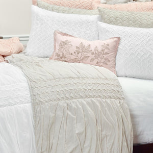 Homeroots Pink King 100% Cotton 300 Thread Count Machine Washable Down Alternative Comforter  100% Cotton 479971