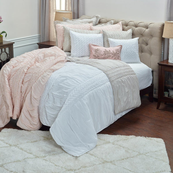 HomeRoots Pink Geometric King Quilt - Elegant Cotton Coverlet for All-Season Comfort & Timeless Style Update 479971
