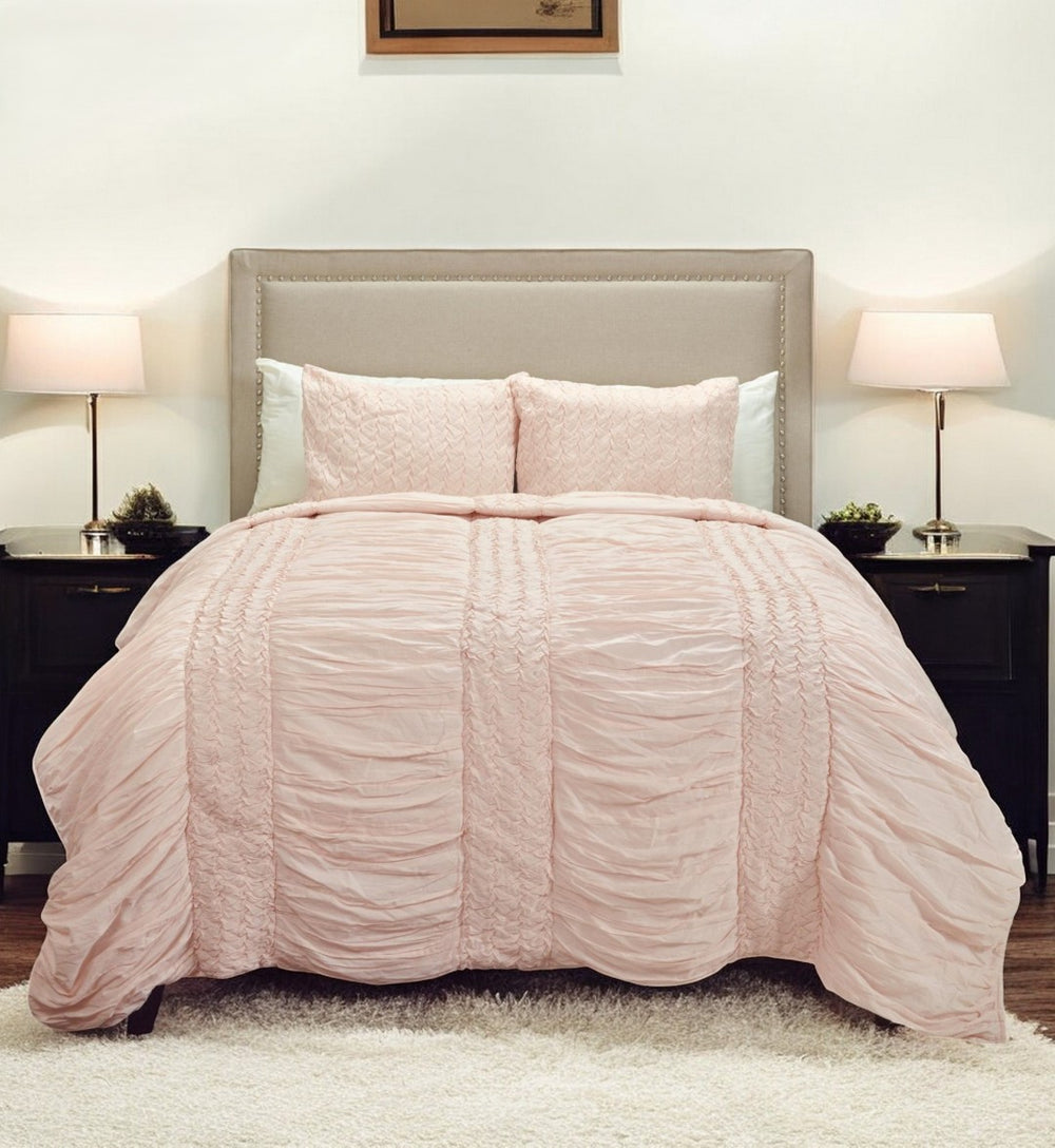 HomeRoots Pink Geometric Twin Quilt - Stylish Cotton Comforter with Plush Fill for Cozy Year-Round Use 479975