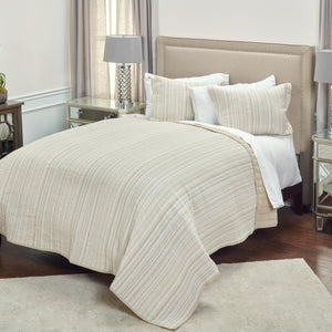 Homeroots Multi- Earth Tones Queen 100% Cotton 300 Thread Count Machine Washable Down Alternative Comforter  100% Cotton 479978