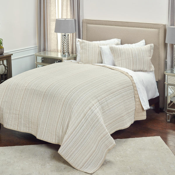 Homeroots Multi- Earth Tones Queen 100% Cotton 300 Thread Count Machine Washable Down Alternative Comforter  100% Cotton 479978