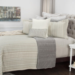 Homeroots Multi- Earth Tones Queen 100% Cotton 300 Thread Count Machine Washable Down Alternative Comforter  100% Cotton 479978