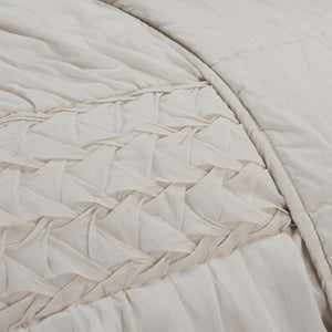 HomeRoots Ivory Geometric King Quilt - Luxurious Cotton, Hypoallergenic Fill, Timeless Design for Every Bedroom 479982