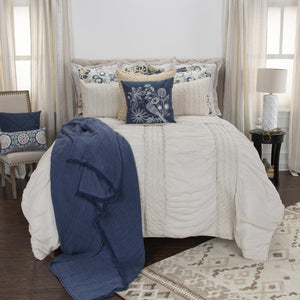HomeRoots Ivory Geometric Quilt - Luxurious All-Season Comfort, 300 Thread Count Cotton, Modern Design & Style 479983
