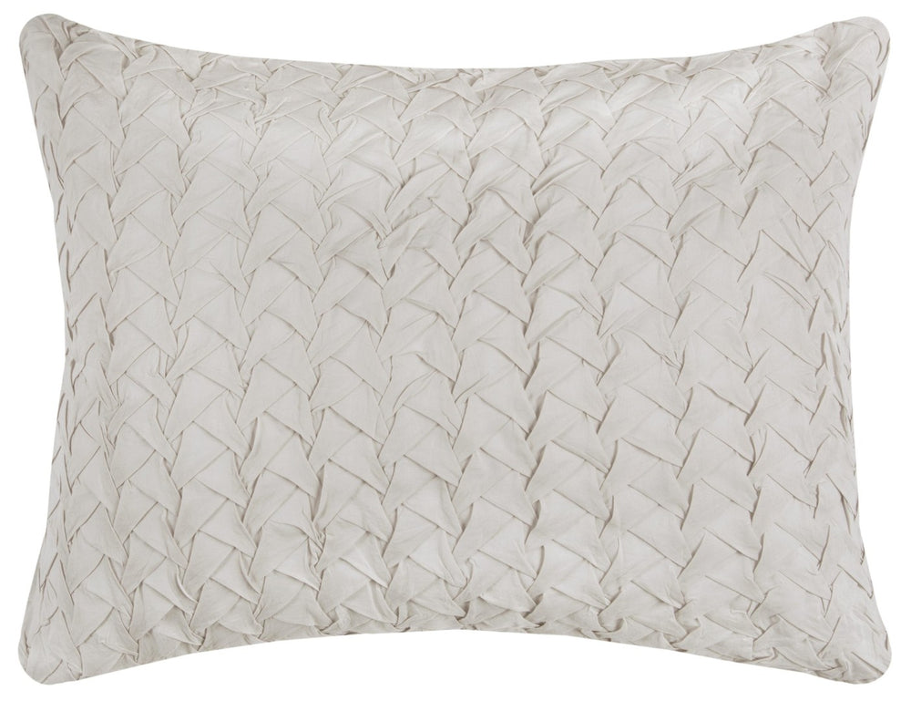 HomeRoots Ivory Geometric Quilt - Luxurious All-Season Comfort, 300 Thread Count Cotton, Modern Design & Style 479983