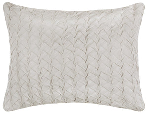 HomeRoots Ivory Geometric Quilt - Luxurious All-Season Comfort, 300 Thread Count Cotton, Modern Design & Style 479983