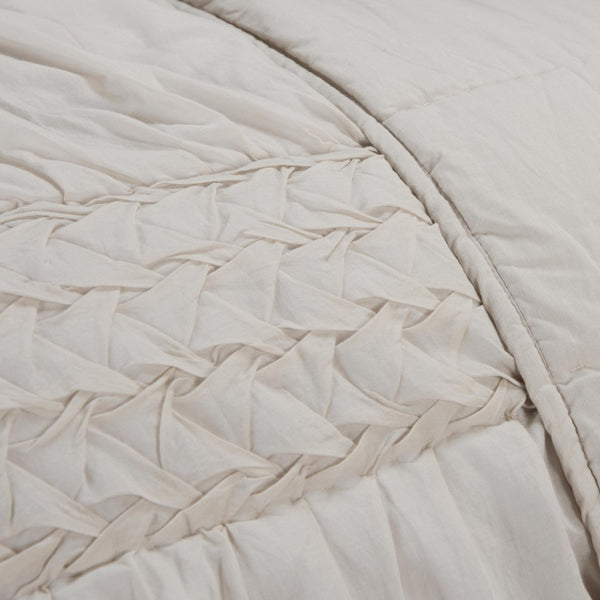 HomeRoots Ivory Geometric Quilt: Elegant Cotton Blanket for All-Season Comfort, Lightweight & Timeless Design 479984