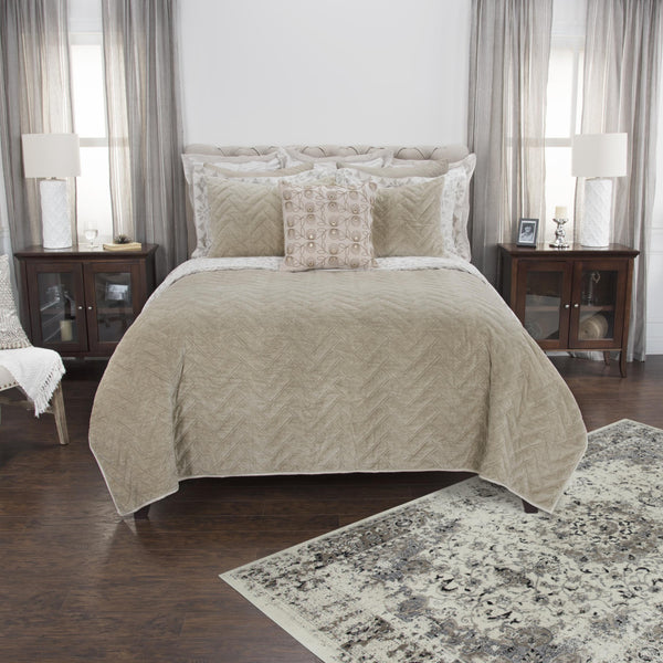 Homeroots Natural King 100% Cotton 300 Thread Count Dry Clean Only Down Alternative Comforter  100% Cotton 480066