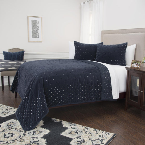 HomeRoots Indigo King Quilt - Soft Cotton Blend, Chic Polka Dot Design, All-Season Comfort, Machine Washable 480075