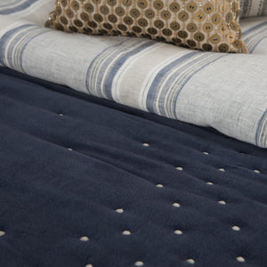 HomeRoots Indigo Polka Dots Queen Quilt - Cozy Cotton Blend, Timeless Design, All-Season Comfort & Easy Care 480076