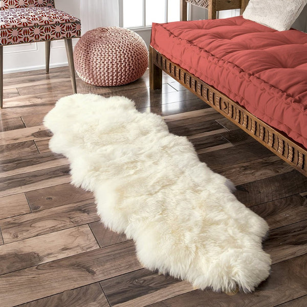 HomeRoots 2' X 6' Handmade Wool Sheepskin Area Rug - Luxurious, Cozy Accent for Modern & Traditional Spaces Ivory 480107