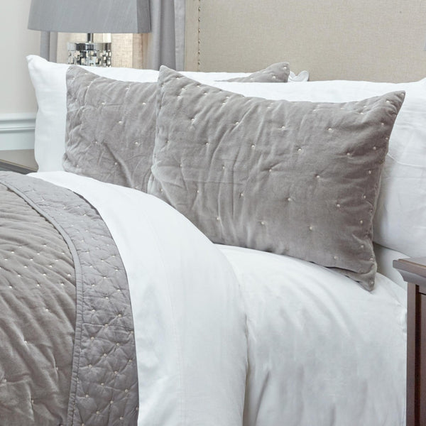 HomeRoots Gray Polka Dot Queen Quilt - Cozy Cotton Bedding for Year-Round Comfort and Stylish Decor Appeal 480109