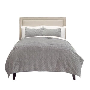 HomeRoots Gray Polka Dot Queen Quilt - Cozy Cotton Bedding for Year-Round Comfort and Stylish Decor Appeal 480109