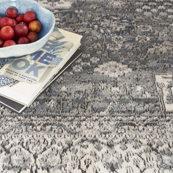 Homeroots 4' X 6' Grey And Ivory Oriental Power Loom Non Skid Area Rug  Polypropylene 480273