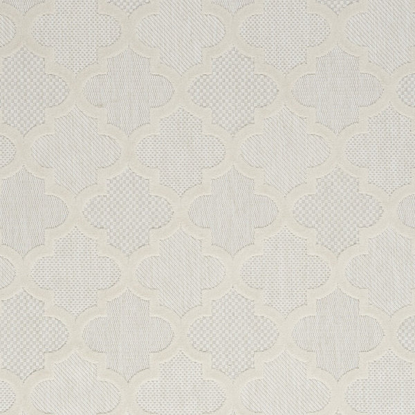 Homeroots 5' X 7' Ivory And White Ikat Indoor Outdoor Area Rug  Polypropylene And Polyester 480399