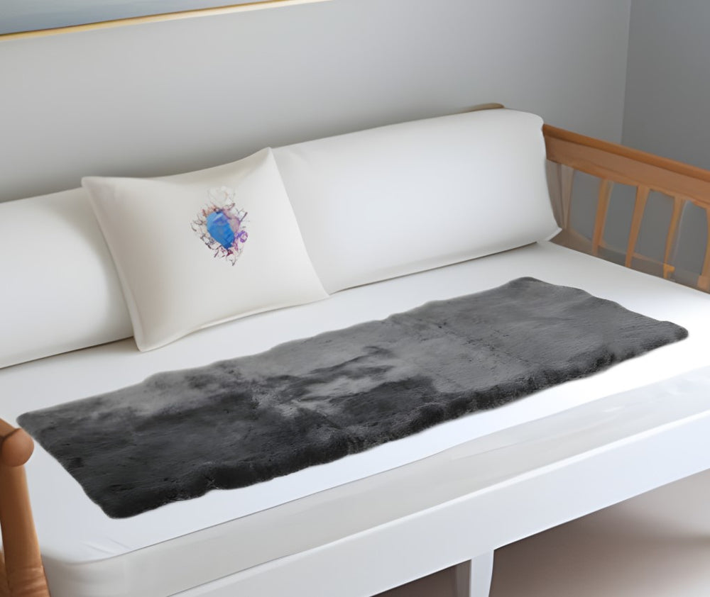 Homeroots 60" X 30" Charcoal Plain Weave Sheepskin Throw Blanket  New Zealand Sheepskin 480430