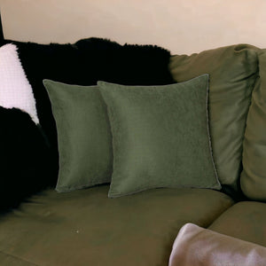 Homeroots Set Of Two 20" X 20" Fern Green Polyester Zippered Pillows For Cozy Decor & Stylish Comfort   480796