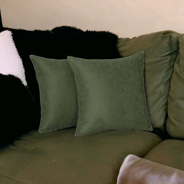 Homeroots Set Of Two 20" X 20" Fern Green Polyester Zippered Pillows For Cozy Decor & Stylish Comfort   480796