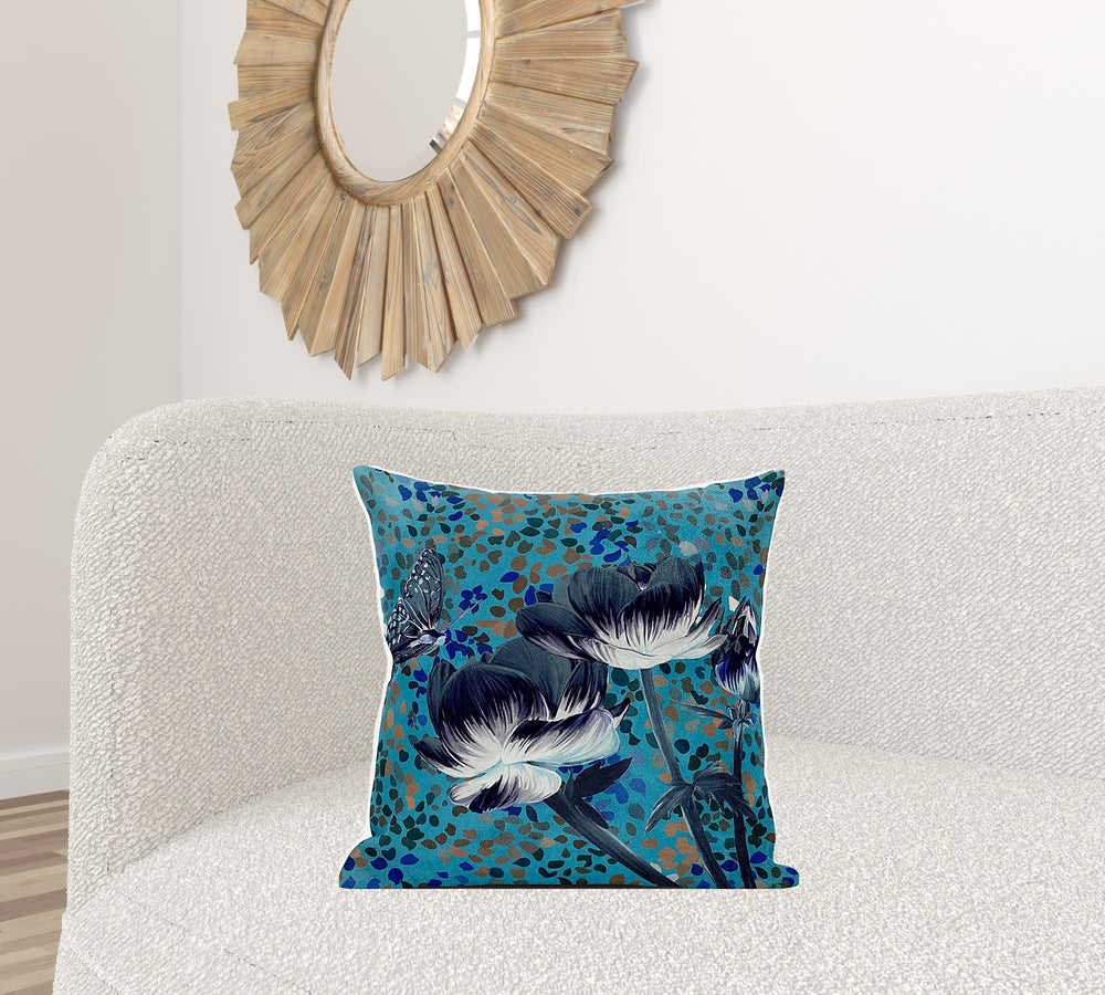 Homeroots 20" X 20" Green And White Butterfly Broadcloth Floral Zippered Pillow   481029