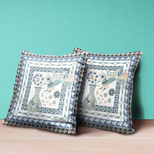 Homeroots 20" X 20" Blue And White Peacock Broadcloth Floral Zippered Pillow   481230