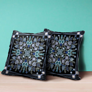 Homeroots 20" X 20" Black And Blue Broadcloth Paisley Zippered Pillow   481332