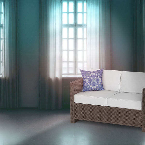 Homeroots 20" X 20" Beige And White Broadcloth Paisley Zippered Pillow   481365