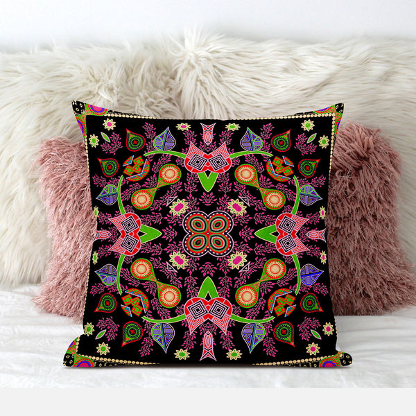 Homeroots 20" X 20" Black And Pink Broadcloth Paisley Zippered Pillow   481410