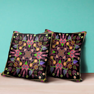 Homeroots 20" X 20" Black And Pink Broadcloth Paisley Zippered Pillow   481410