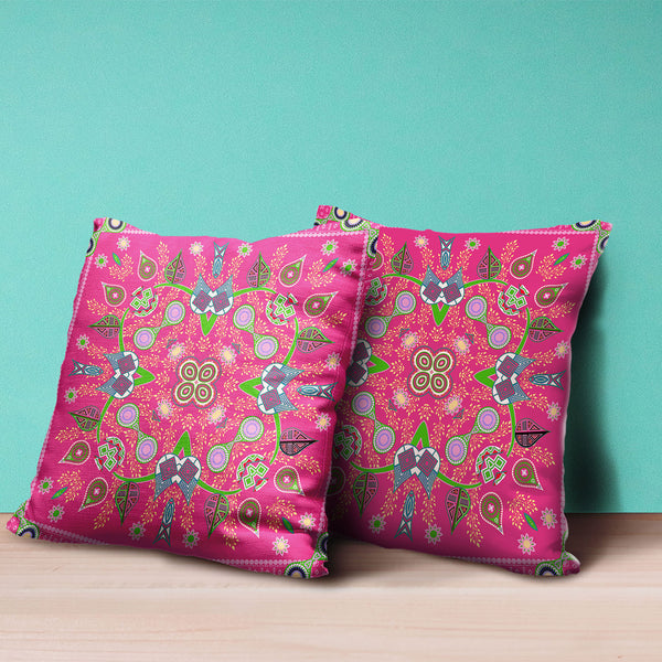 Homeroots 20" X 20" Pink And Green Broadcloth Paisley Zippered Pillow   481419