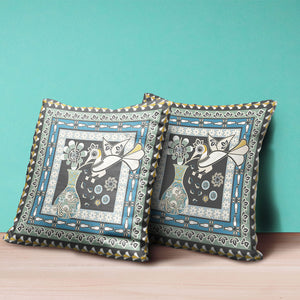 Homeroots 26" X 26" Black And White Peacock Blown Seam Floral Indoor Outdoor Throw Pillow   481682