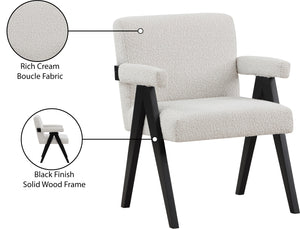 Woodloch Cream Boucle Fabric Accent Chair 481Cream Meridian Furniture