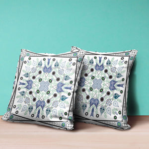 Homeroots 26" X 26" Blue And Off White Blown Seam Paisley Indoor Outdoor Throw Pillow   482077
