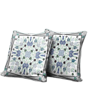 Homeroots 28" X 28" Blue And Off White Blown Seam Paisley Indoor Outdoor Throw Pillow   482078