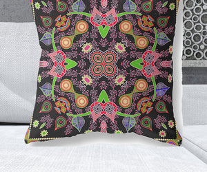 Homeroots 28" X 28" Black And Pink Blown Seam Paisley Indoor Outdoor Throw Pillow   482118