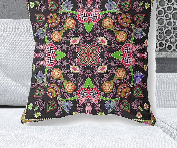 Homeroots 28" X 28" Black And Pink Blown Seam Paisley Indoor Outdoor Throw Pillow   482118