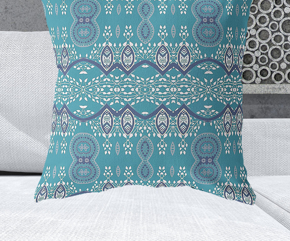 Homeroots 28" X 28" Aqua Blue Blown Seam Paisley Indoor Outdoor Throw Pillow   482158
