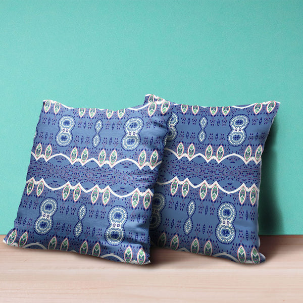 Homeroots 26" X 26" Muted White Blown Seam Paisley Indoor Outdoor Throw Pillow   482177