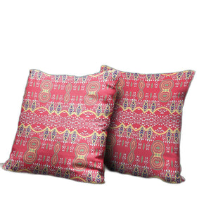 Homeroots 28" X 28" Red Blown Seam Paisley Indoor Outdoor Throw Pillow   482193