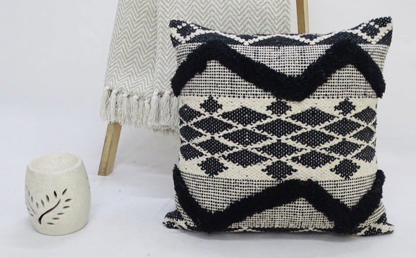 Homeroots 20" X 20" Black And White Chevron Textural Cotton Blend Throw Pillow   482216