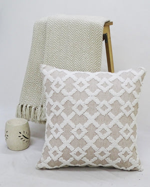 Homeroots 20" X 20" White And Beige Trellis Zippered Cotton Blend Throw Pillow   482218