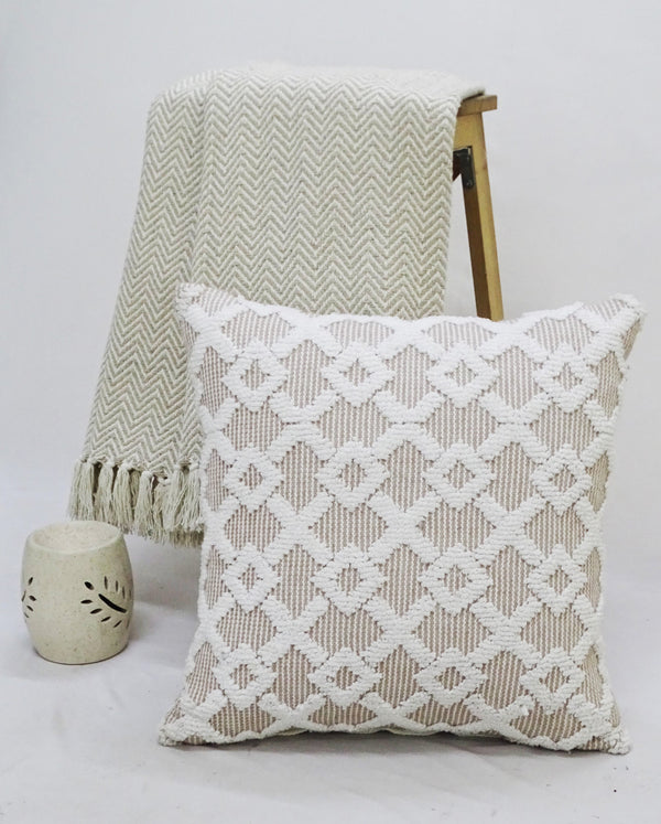 Homeroots 20" X 20" White And Beige Trellis Zippered Cotton Blend Throw Pillow   482218