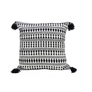 Homeroots 22" Black And White Southwestern Cotton Blend Throw Pillow With Tassels   482225